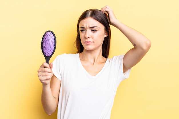 Какой вид потери волос свидетельствует о развитии алопеции?