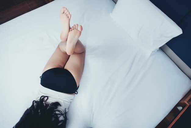 Почему у женщин часто крутят ногами перед сном и что это значит