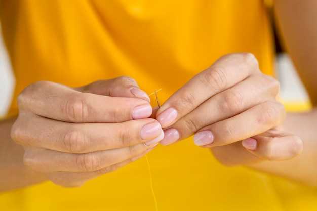 Почему ногти на руках ломаются и слоятся: причины и лечение