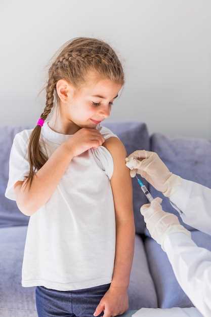 Кто должен делать прививку от менингита и когда она проводится?
