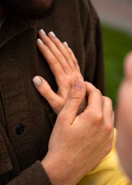 Причины опухания руки после удара и способы первой помощи